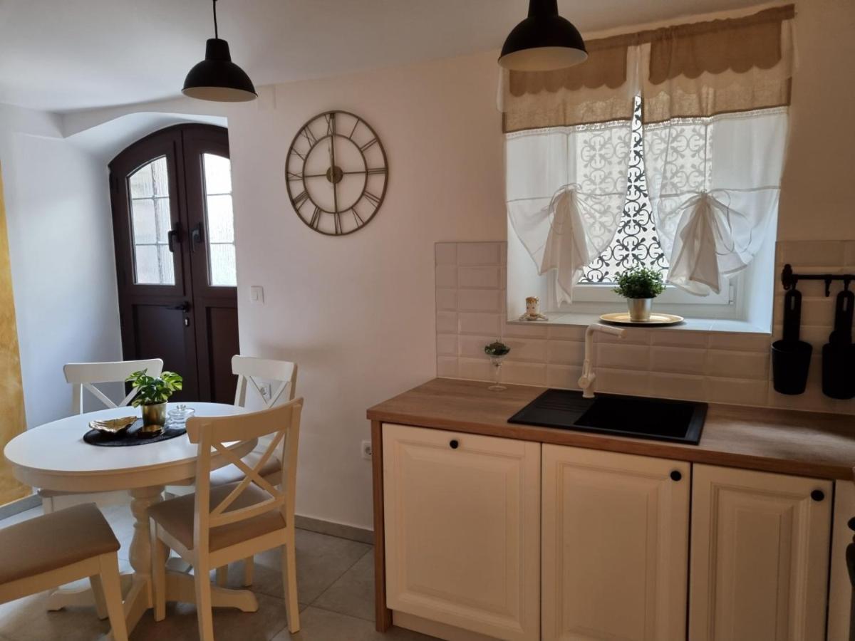 Apartman Ivano Cres Apartment Екстериор снимка