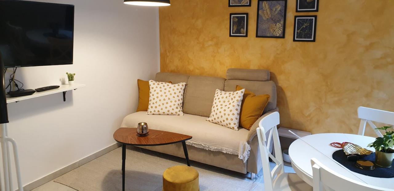 Apartman Ivano Cres Apartment Екстериор снимка