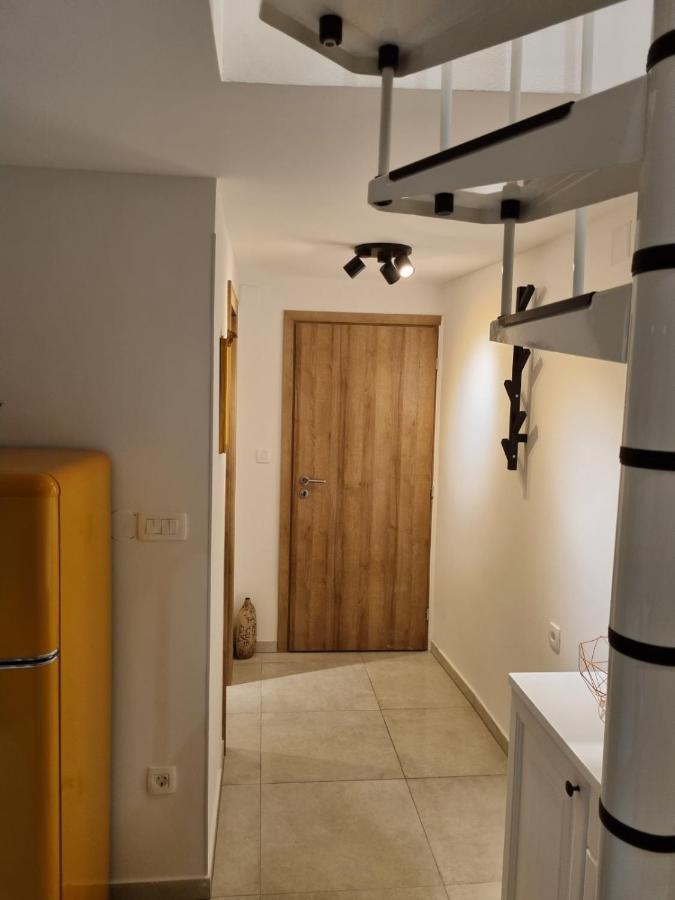 Apartman Ivano Cres Apartment Екстериор снимка